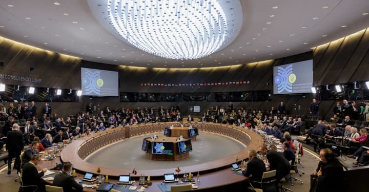 Україна зробить запит на 20 мільярдів доларів на “Рамштайні” – Politico
