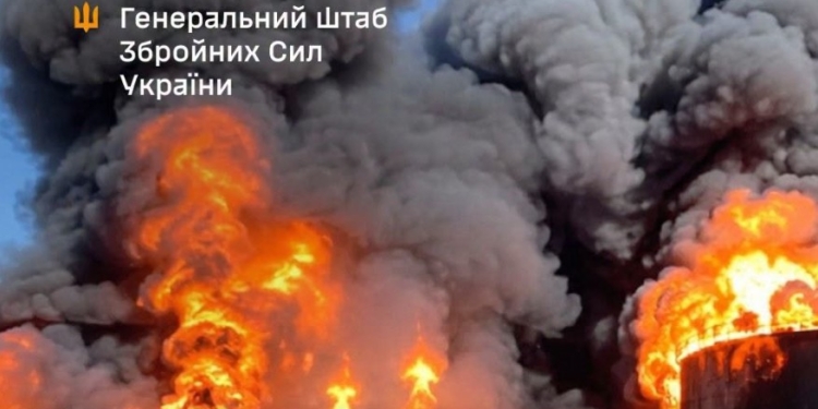 Уражено два мости та інші об’єкти ворога, уточнені результати удару по НПЗ “Слов’янський”, – Генштаб