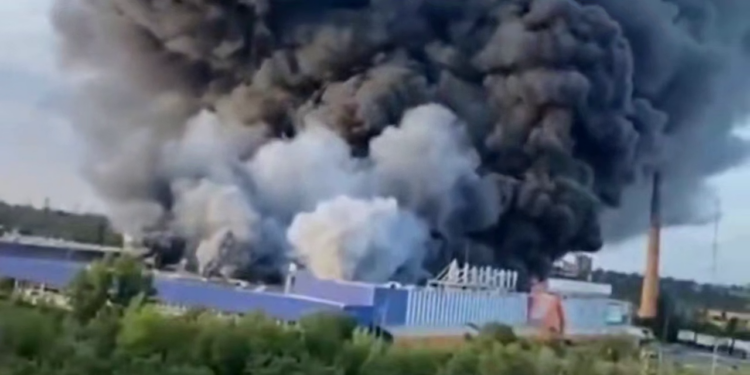 Росіяни вдарили по “Епіцентру” у Кривому Розі – це був єдиний будівельний гіпермаркет в місті (ВІДЕО)