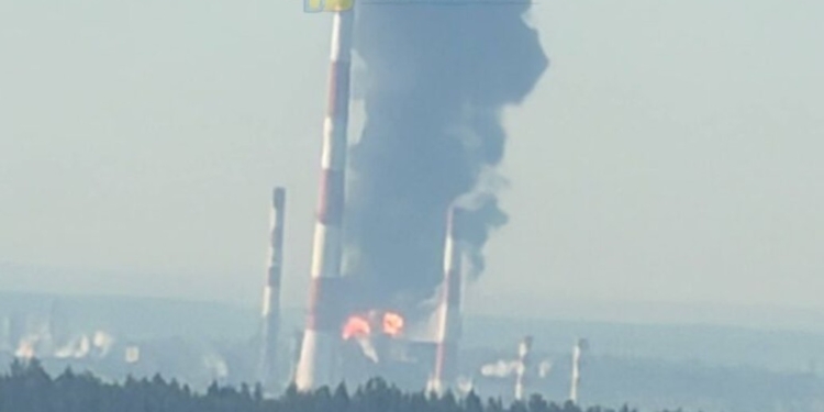 Ще один НПЗ атакований у РФ (ФОТО, ВІДЕО)