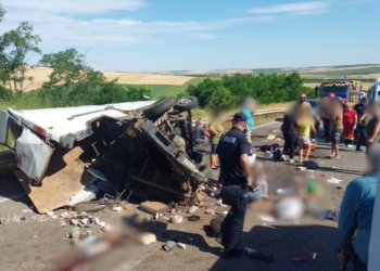 Страшна аварія на трасі Одеса-Київ з мікроавтобусом. Подробиці