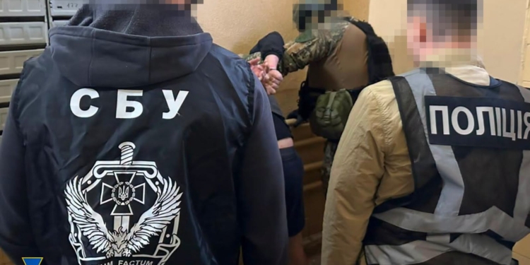 СБУ та Нацполіція «по гарячих слідах» затримали чоловіка, який напав на правоохоронців у Львові 8 липня