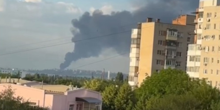 “Тепер немає жодного російського НПЗ, до якого б не дістала українська зброя”, – Зеленський підбив підсумки тижня (ВІДЕО)