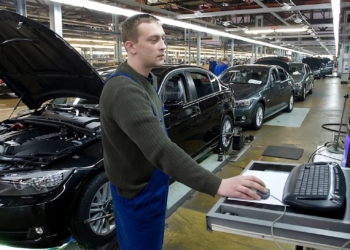 Хтось здивований? У рф виробляють «піратські» BMW з довоєнних комплектуючих