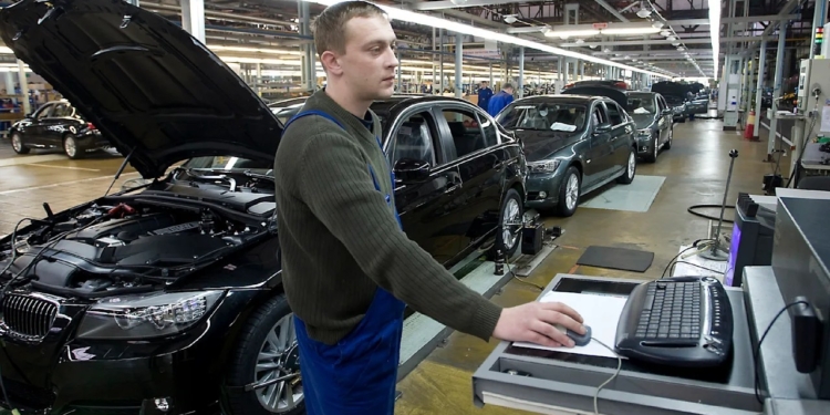 Хтось здивований? У рф виробляють «піратські» BMW з довоєнних комплектуючих