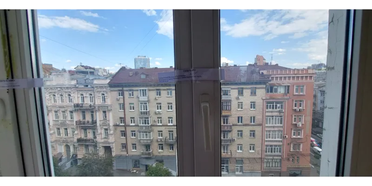 Фонд держмайна продав квартиру Лєбєдєва і 4 авто Дерипаски, які “ховалися” у Миколаєві
