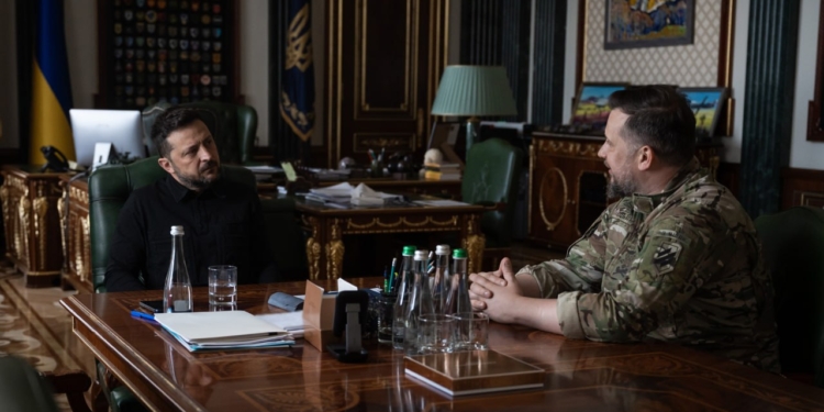 Зеленський обговорив з Білецьким ситуацію на Харківщині та Донеччині