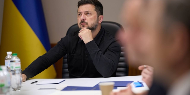 Зеленський провів спеціальну Ставку: напряму поспілкувалися виробники зброї та командири корпусів