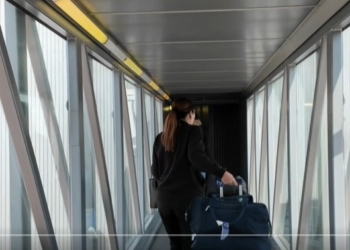 MAGA-блогерка та недавня прихильниця РФ Лора Лумер приїхала в Україну (ВІДЕО)