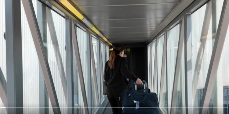 MAGA-блогерка та недавня прихильниця РФ Лора Лумер приїхала в Україну (ВІДЕО)