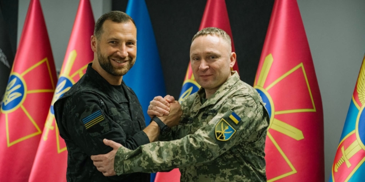 Хмара зустрівся з Драпатим: «Домовилися бути чесними один з одним, усі розбіжності вирішувати в інтересах українських воїнів»