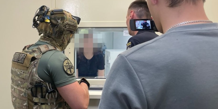 Викрито шахрайську мережу криптообмінників, які обкрадали людей по всій країні (ФОТО)