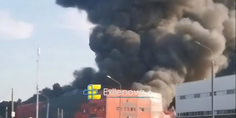 У підмосковному Коледіно після атаки дронів горить склад логістичної компанії 3PL (ВІДЕО)