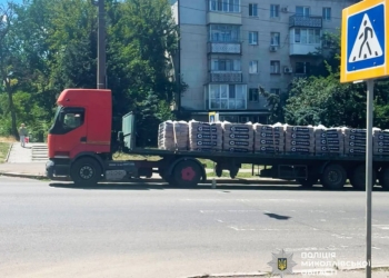 У центрі Миколаєва фура збила літню жінку – постраждала в ДТП доставлена до лікарні (ФОТО)