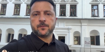 Багатодітну родину в Радушному росіяни вбили ракетою з КНДР, – Зеленський (ВІДЕО)