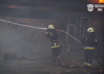 В Одесі росіяни атакували цивільне підприємство – 3 загиблих, 6 поранених (ФОТО)