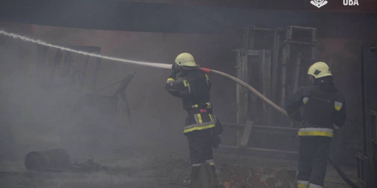 В Одесі росіяни атакували цивільне підприємство – 3 загиблих, 6 поранених (ФОТО)