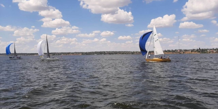 У Миколаєві відбулася вітрильна регата на підтримку ЗСУ (ФОТО)