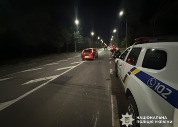У Миколаєві мопед збив жінку, поліція шукає свідків