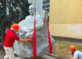 Зусиллями військових і небайдужих містян – у Миколаєві зʼявився перший памʼятник Миколі Аркасу (ФОТО)
