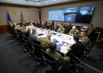 Зеленський провів спеціальну Ставку: напряму поспілкувалися виробники зброї та командири корпусів