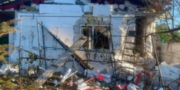 Поліція Миколаївщини показала наслідки вчорашнього російського обстрілу Миколаєва та області (ФОТО)