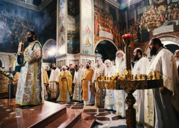 У Києво-Печерській лаврі відбулася літургія за участі делегації з Афону (ФОТО)
