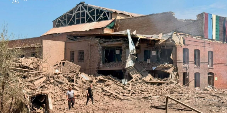 Внаслідок російських ударів на Київщині – 6 загиблих, у Слов’янську – 5, – Зеленський (ФОТО)
