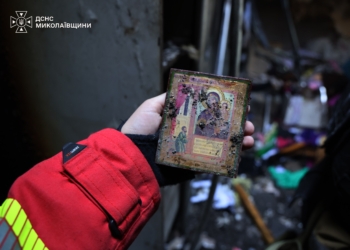 Рятувальники показали, як ліквідовували наслідки російських атак на будинки в Миколаєві та області (ФОТО)