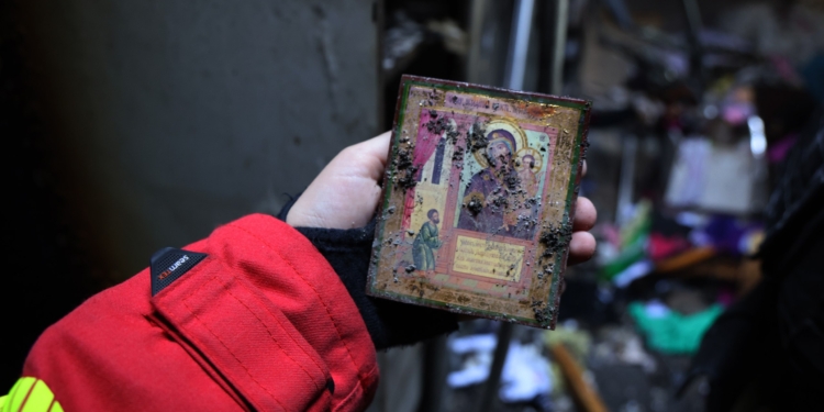 Рятувальники показали, як ліквідовували наслідки російських атак на будинки в Миколаєві та області (ФОТО)