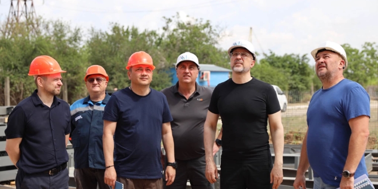 Миколаївщину відвідав Шмигаль: перевірив підготовку до зими, захист критичної інфраструктури, провів нараду та вручив нагороди (ФОТО)
