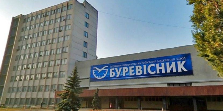 Екскерівник оборонного  підприємства з виготовлення корабельних систем здав на брухт унікальне обладнання (ВІДЕО)