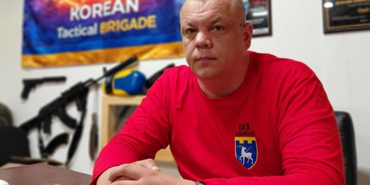 Негарно вийшло, та й проти військових традицій: на представлення нового командира 123-ї бригади «Код Оріона» екскомандира Олега Макуху не запросили