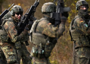 У Німеччині тисячі чоловіків відмовляються від військової служби “за переконаннями”
