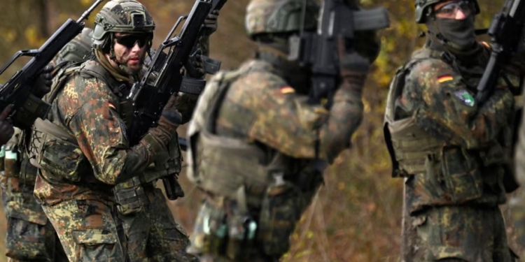 У Німеччині тисячі чоловіків відмовляються від військової служби “за переконаннями”