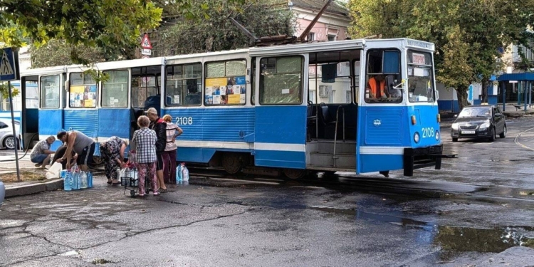 Схоже, чистої води в кранах миколаївці не побачать ще довго – Миколаївелектротранс відновлює роботу мобільних водних точок