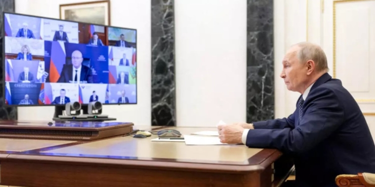Путін втрачає довіру росіянців – рейтинг рекордно впав, – ЗМІ