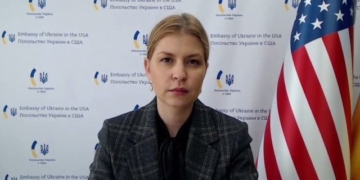 Стефанішина заявила, що Зеленський не просив її про відставку, і вона сама хоче залишитися послом в США