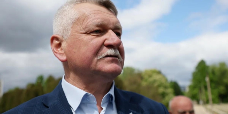 Польський політик передав російським окупантам гуманітарну допомогу