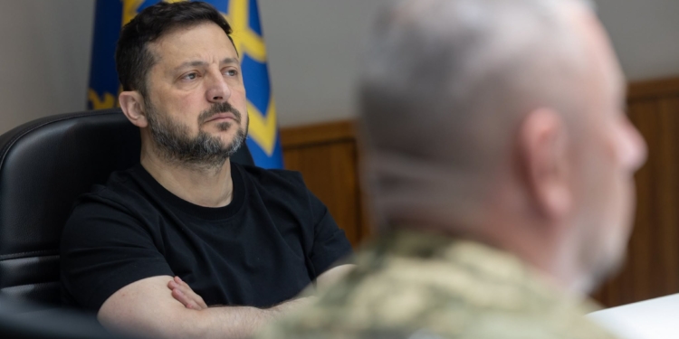 Шукає заміну Сирському? Зеленський продовжив спілкування з військовими (ФОТО)
