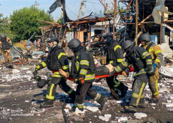 Зеленський обіцяє відповідь на рашистський удар по Печенігах, внаслідок якого загинуло 10 людей (ФОТО)