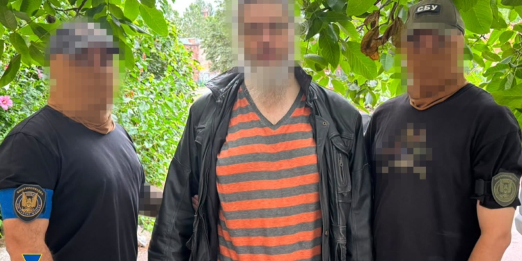 СБУ затримала коригувальника гру рф, який наводив ворожі удари по Силах оборони в Одесі (ФОТО)