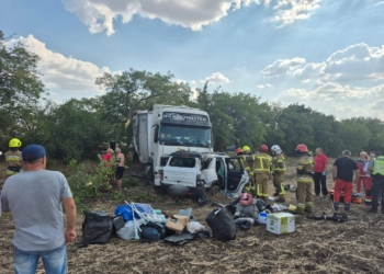 На Миколаївщині у ДТП з автобусом, легковиком та вантажівкою загинув чоловік, травмована жінка (ФОТО)
