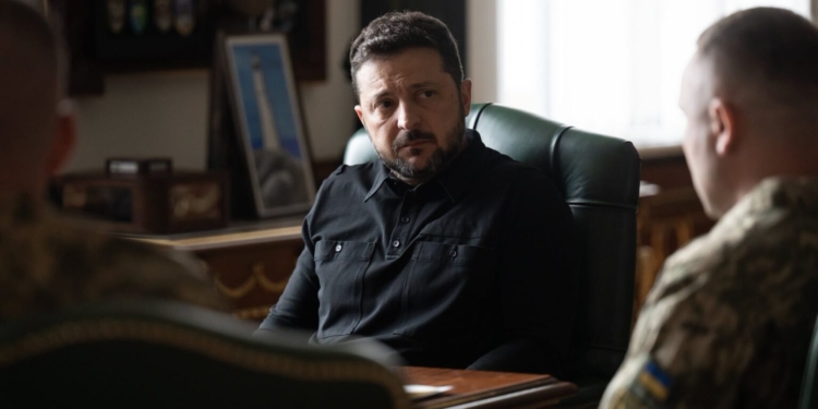 Зеленський обговорив з Головкомом посилення захисту Костянтинівки, Слов’янська та загалом Донеччини, ракети до ППО та кадрові питання