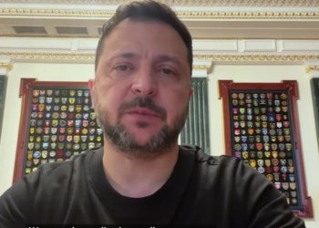 «Затягуючи війну, Росія вчиться вбивати новими методами, і точно не тільки українців» – звернення Зеленського (ВІДЕО)