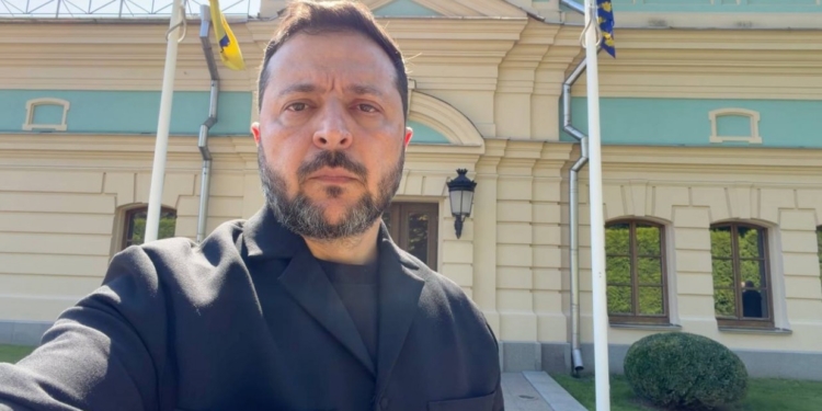 Це було вже. “Жахлива недбалість тих, хто зберігав вибухові речовини просто поруч із людьми”, – Зеленський про Милу (ВІДЕО)