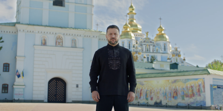“Ми зберегли людину в собі”, – Зеленський привітав українців з Днем Незалежності (ВІДЕО)