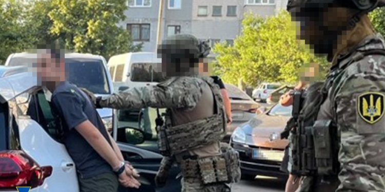 СБУ затримала у Кропивницьку зрадника, який готував російські удари по нафтобазах та електростанціях