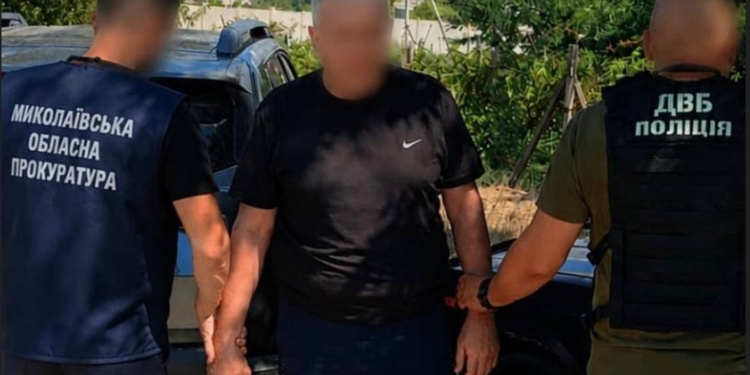 На Миколаївщині поліцейські викрили чоловіка на хабарі – хотів $500 за екзамен на права