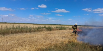 На Миколаївщині за добу гасили 40 пожеж, 8 з них – через обстріли